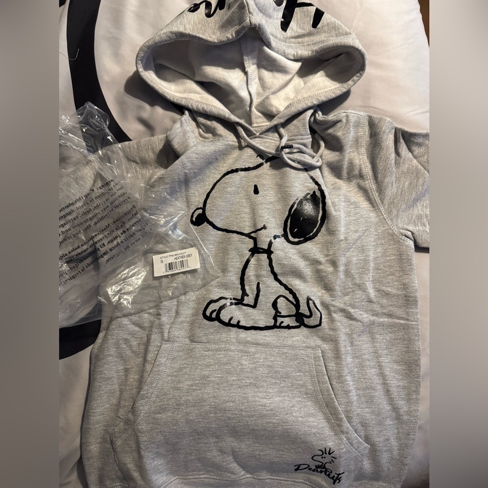 NWOT. Snoopy hoodie. Gray. No smoking home.
